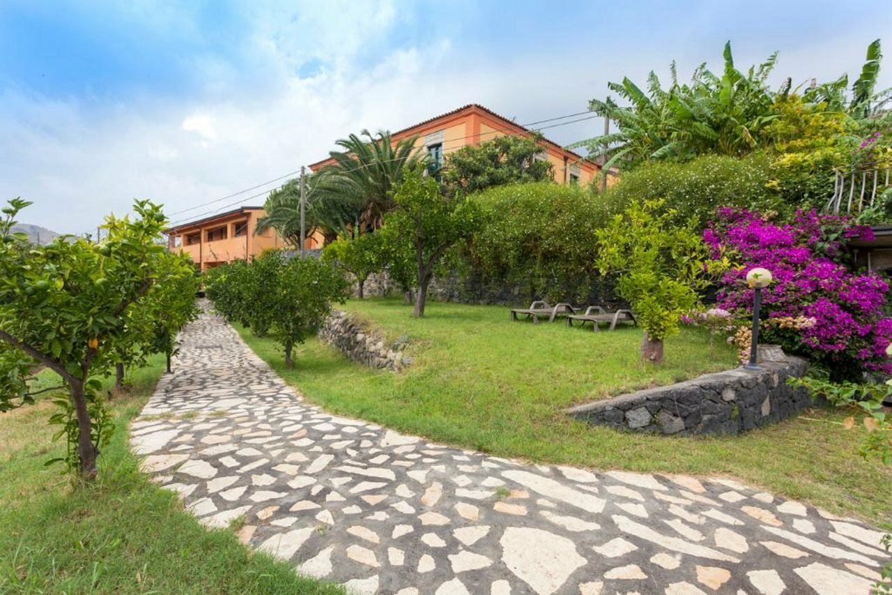 Casale Romano Resort E Relais Motta Camastra Ngoại thất bức ảnh